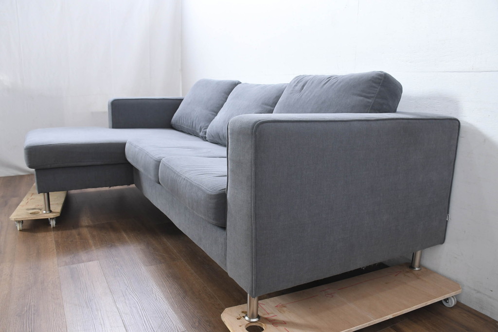 中古　美品　BoConcept(ボーコンセプト)　ゆったりとした座り心地が楽しめる落ち着いた色味のL字型ソファ(3人掛け、2人掛け、3P、2P、カウチソファ、コーナーソファ)(定価推定約40万円)(R-083238)