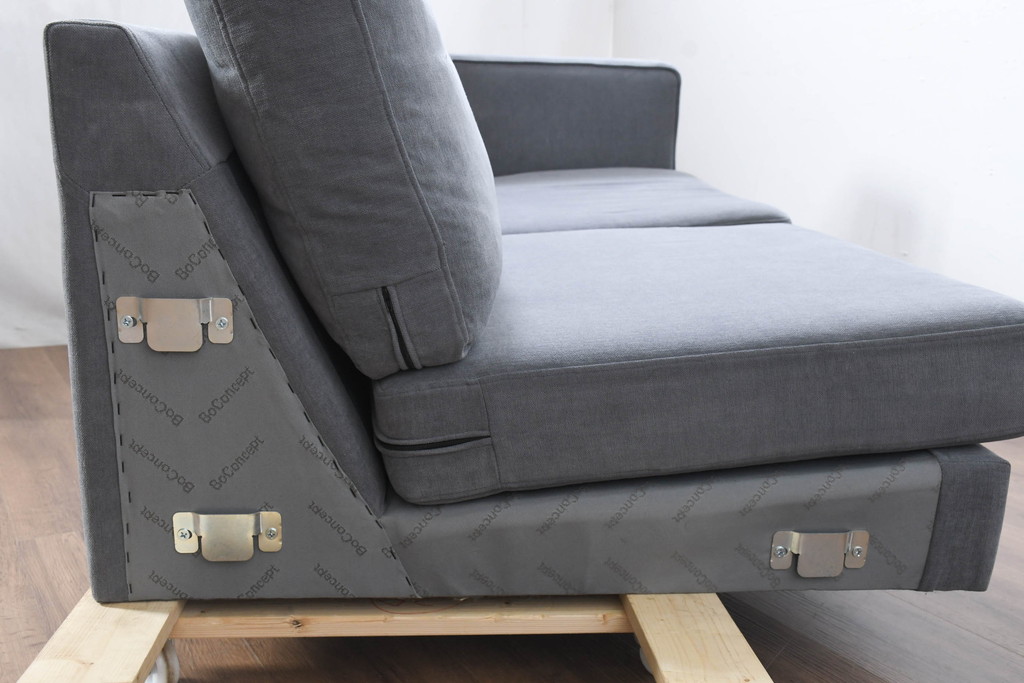 中古　美品　BoConcept(ボーコンセプト)　ゆったりとした座り心地が楽しめる落ち着いた色味のL字型ソファ(3人掛け、2人掛け、3P、2P、カウチソファ、コーナーソファ)(定価推定約40万円)(R-083238)