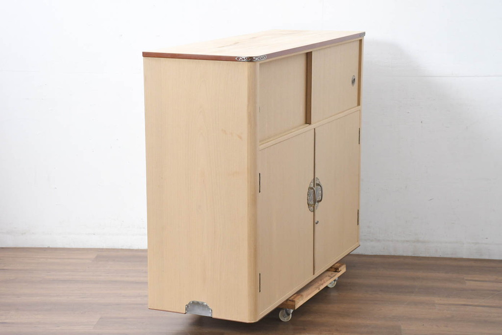 中古　美品　衣装盆付き　桑材のアクセントが美しい気品漂う桐箪笥・上段(桐たんす、衣装箪笥、収納箪笥、着物箪笥、和タンス、サイドボード、サイドキャビネット)(R-082620)
