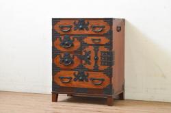 中古　伝統工芸士　小林雄蔵作　透かし金具がモダンな雰囲気を醸し出す総桐箪笥・下段(並厚、四方丸)(総桐たんす、収納箪笥、衣装箪笥、和タンス、チェスト、サイドチェスト)(R-0816334)