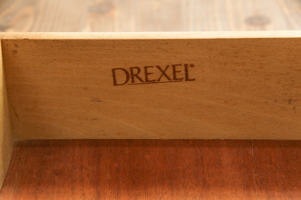 中古　DREXEL HERITAGE(ドレクセルヘリテイジ)　マホガニー材　気品ある佇まいが魅力的なチェスト(引き出し、サイドチェスト)(R-055434)