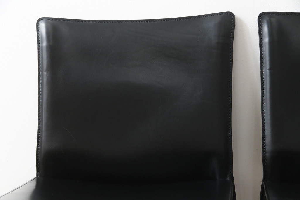 中古　Cassina(カッシーナ)　412　CAB(キャブ)　MARIO BELLINI(マリオベリーニ)　ブラック(黒)　シンプルモダンな空間づくりに活躍するアームレスチェア2脚セット(ダイニングチェア、椅子、イス)(定価2脚で約48万円)(R-068580)