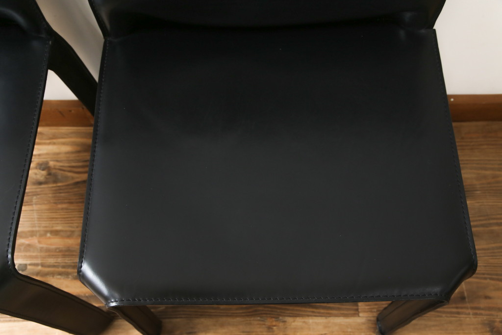 中古　Cassina(カッシーナ)　412　CAB(キャブ)　MARIO BELLINI(マリオベリーニ)　ブラック(黒)　シンプルモダンな空間づくりに活躍するアームレスチェア2脚セット(ダイニングチェア、椅子、イス)(定価2脚で約48万円)(R-068580)