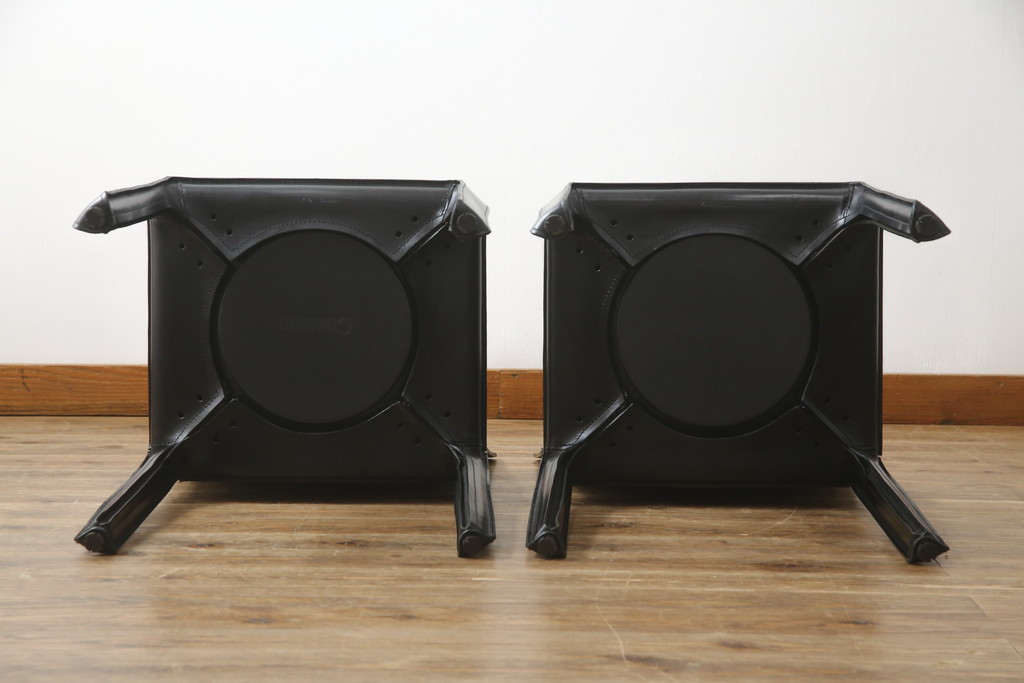 中古　Cassina(カッシーナ)　412　CAB(キャブ)　MARIO BELLINI(マリオベリーニ)　ブラック(黒)　シンプルモダンな空間づくりに活躍するアームレスチェア2脚セット(ダイニングチェア、椅子、イス)(定価2脚で約48万円)(R-068580)