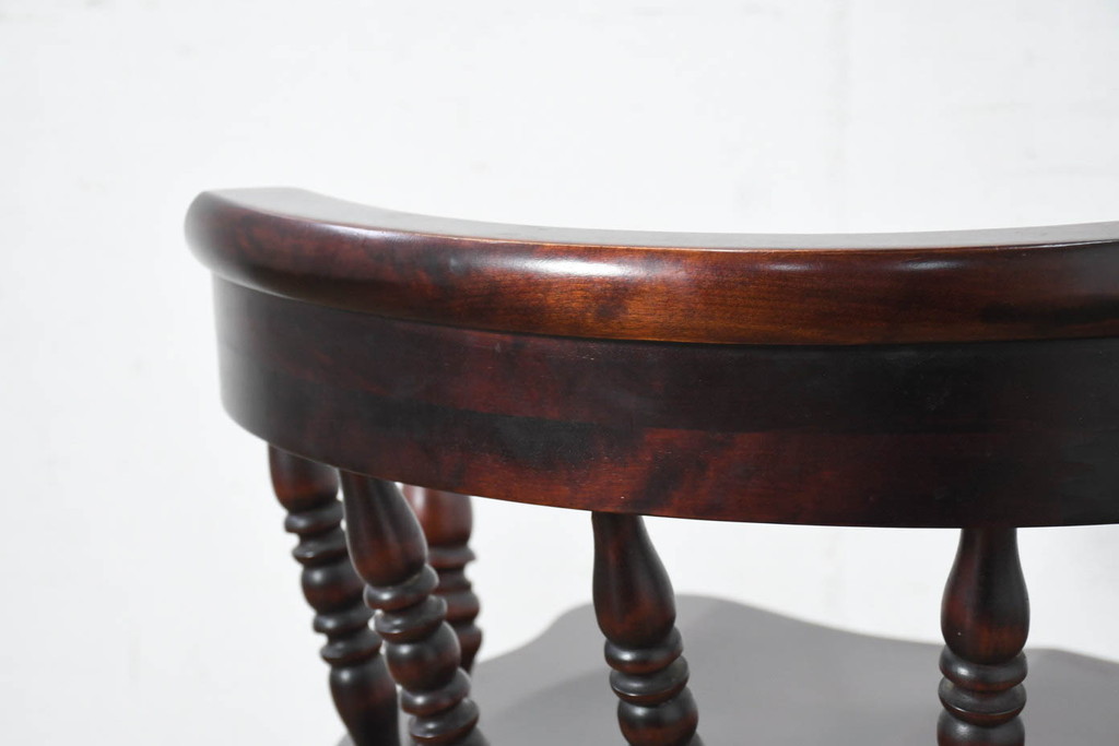中古　美品　国産職人手作り　カバ材　品でクラシカルな佇まいがお洒落なキャプテンチェア4脚セット(アームチェア、ダイニングチェア、板座チェア、椅子、イス、バラ売り可能)(R-084236)