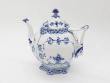 【骨董買取】デンマーク　ROYAL COPENHAGEN(ロイヤルコペンハーゲン)　ブルーフルーテッド　フルレース　顔付き　ティーポット(洋食器)を買取りました。