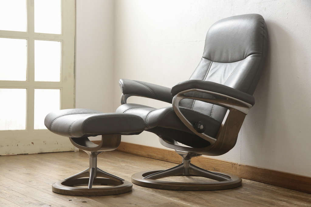 中古　美品　EKORNES(エコーネス)　本革　高級感ある佇まいが魅力的なストレスレスチェア+オットマンのセット(定価約30万円)(リクライニングチェア、アームチェア、一人掛けソファ、1P)(R-058204)