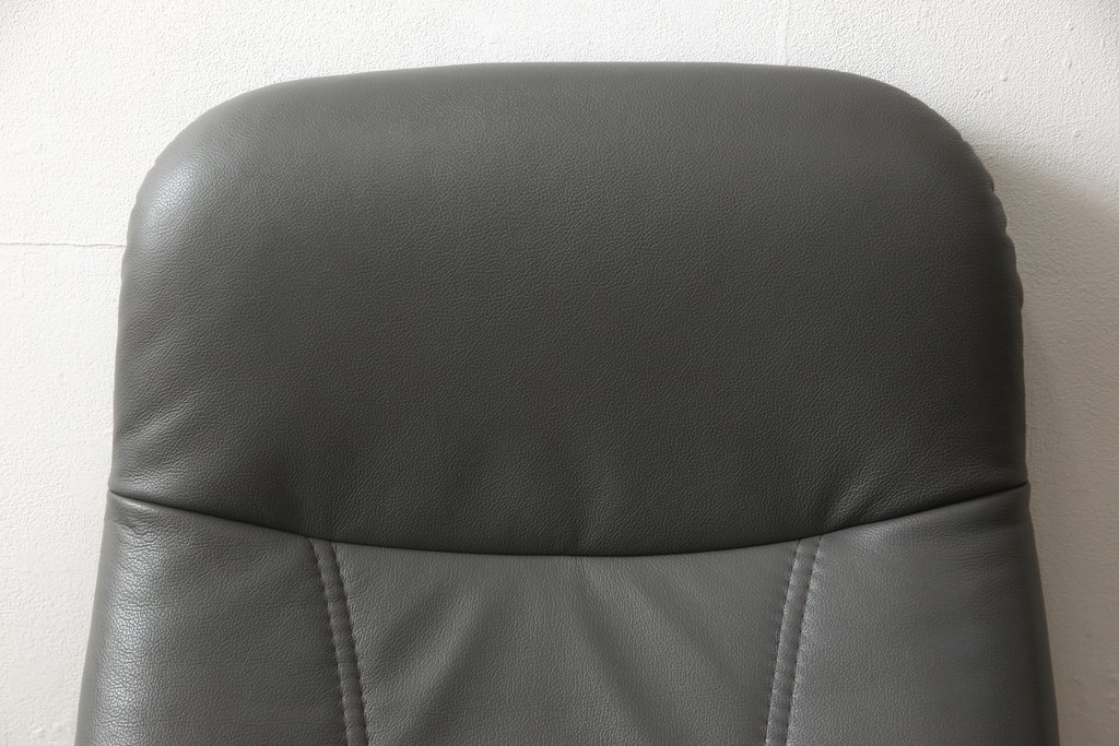 中古　美品　EKORNES(エコーネス)　本革　高級感ある佇まいが魅力的なストレスレスチェア+オットマンのセット(定価約30万円)(リクライニングチェア、アームチェア、一人掛けソファ、1P)(R-058204)