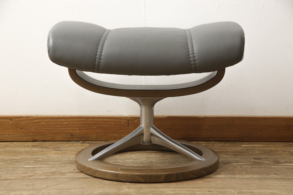 中古　美品　EKORNES(エコーネス)　本革　高級感ある佇まいが魅力的なストレスレスチェア+オットマンのセット(定価約30万円)(リクライニングチェア、アームチェア、一人掛けソファ、1P)(R-058204)