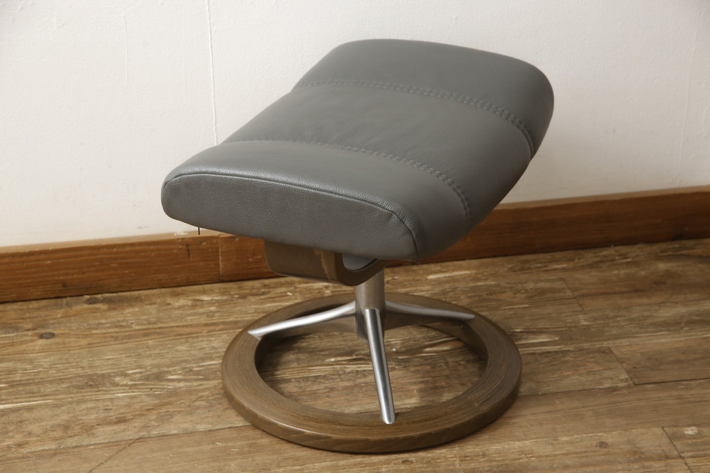 中古　美品　EKORNES(エコーネス)　本革　高級感ある佇まいが魅力的なストレスレスチェア+オットマンのセット(定価約30万円)(リクライニングチェア、アームチェア、一人掛けソファ、1P)(R-058204)