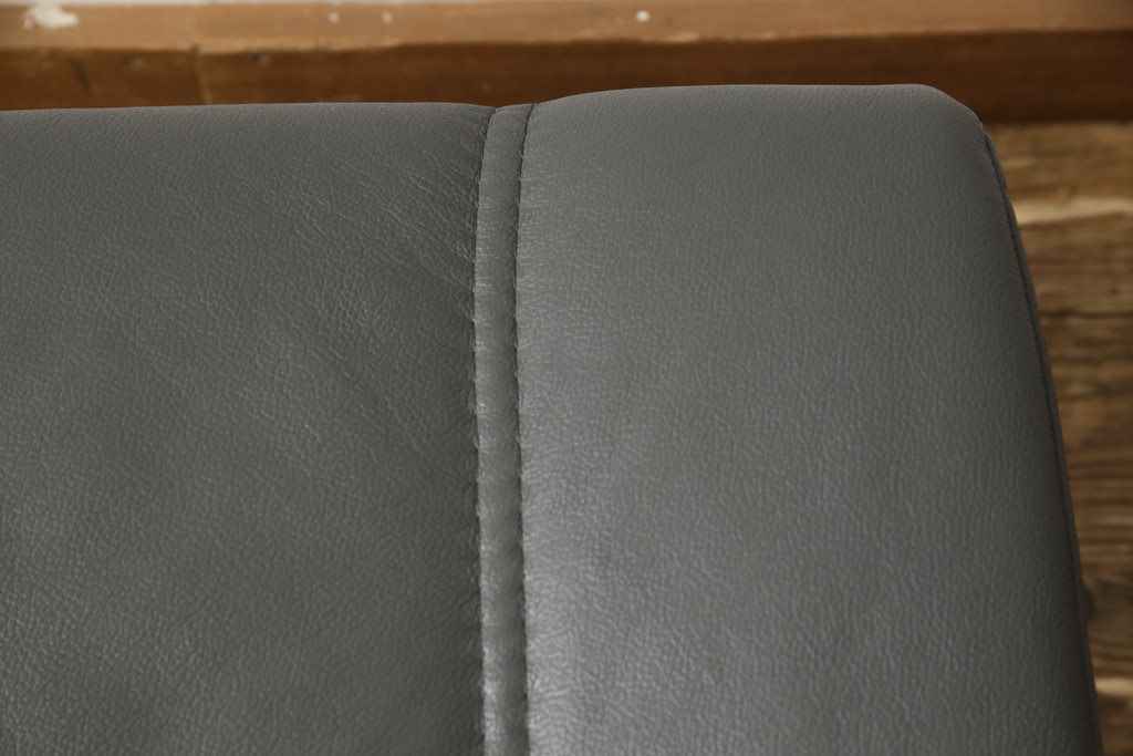 中古　美品　EKORNES(エコーネス)　本革　高級感ある佇まいが魅力的なストレスレスチェア+オットマンのセット(定価約30万円)(リクライニングチェア、アームチェア、一人掛けソファ、1P)(R-058204)