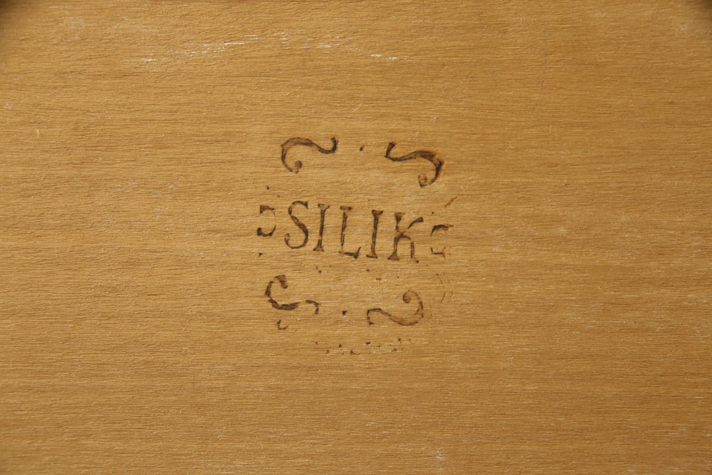 中古　イタリア　SILIK(シリック)　ロココ調　小花柄が可愛らしい雰囲気を醸し出すテレビボード(サイドボード、サイドキャビネット、リビングボード、テレビ台)(R-055920)