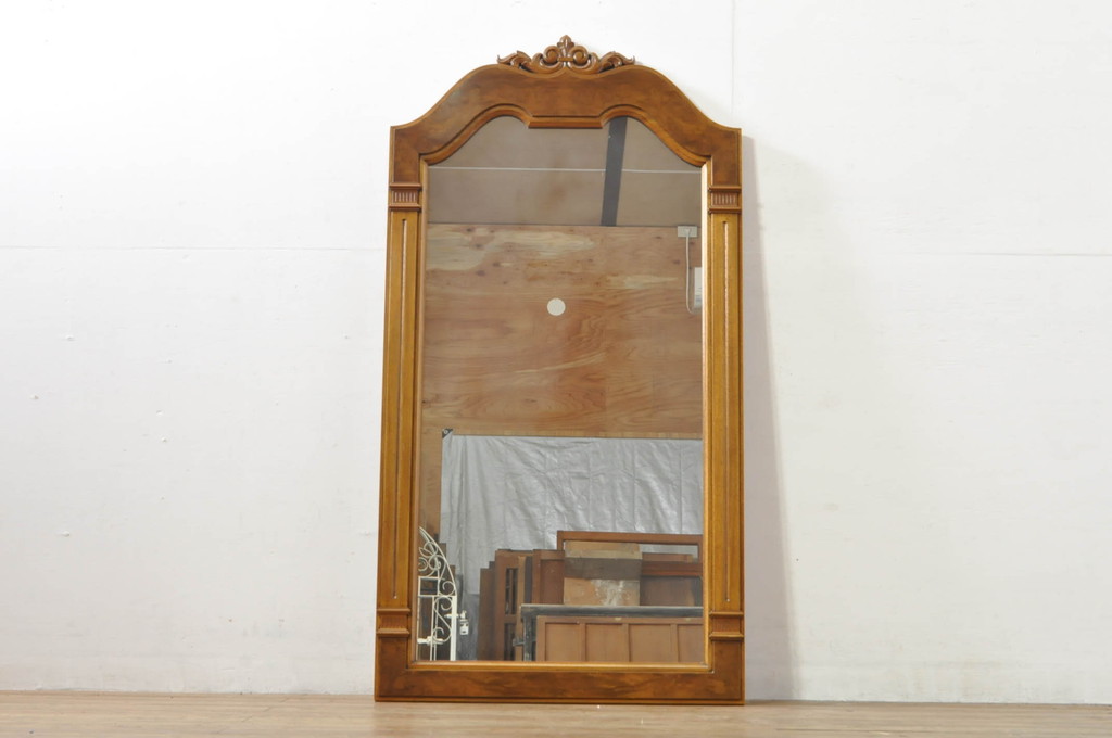 中古　DREXEL HERITAGE(ドレクセルヘリテイジ)　重厚なつくりが高級感を醸し出すウォールミラー(姿見、壁掛け鏡)(R-076073)