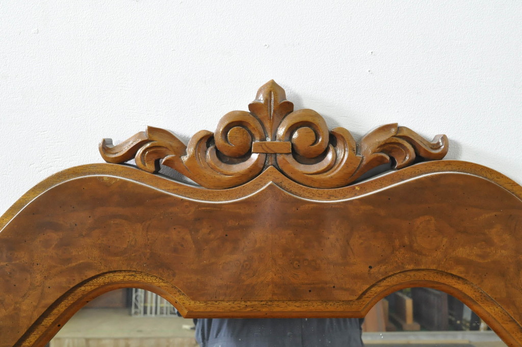 中古　DREXEL HERITAGE(ドレクセルヘリテイジ)　重厚なつくりが高級感を醸し出すウォールミラー(姿見、壁掛け鏡)(R-076073)