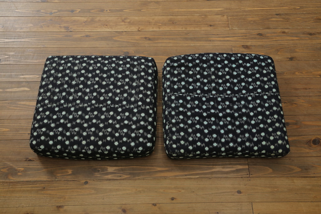 和製ヴィンテージ　小田急ハルク購入　ジョージナカシマ　CN109　CONOID CUSHION　レトロな柄のファブリックが和の雰囲気を高めるコノイドクッションチェア(ジョージ・ナカシマ、リラックスチェア、一人掛けソファ、1Pソファ、椅子、イス、ビンテージ)(R-076883)