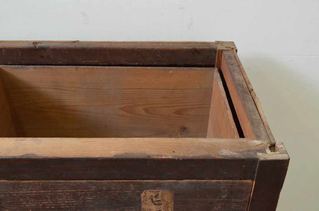 和製アンティーク　古作作り　引き出し9杯　古い商家の収納箪笥サイドボード(収納棚、サイドチェスト、食器棚)(R-069584)