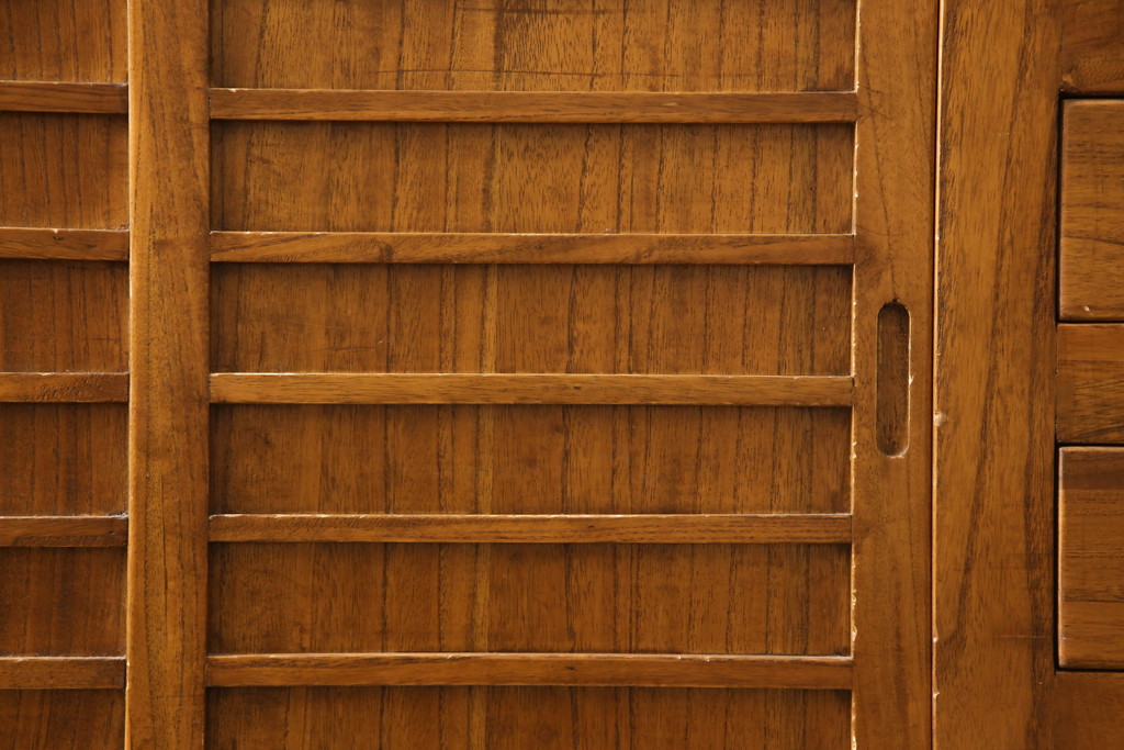 中古　桐材　上質な和の空間を演出する水屋箪笥サイドボード(サイドキャビネット、収納棚、戸棚、食器棚、茶棚)(R-069486)