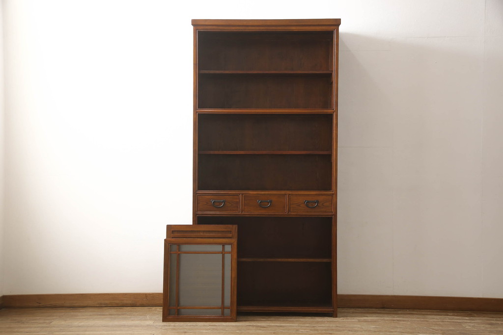 中古　超美品　希少サイズ　ニレ材　3尺薄型　すっきりとした佇まいが上品な水屋箪笥(食器棚、戸棚、収納棚、キャビネット)(R-061601)