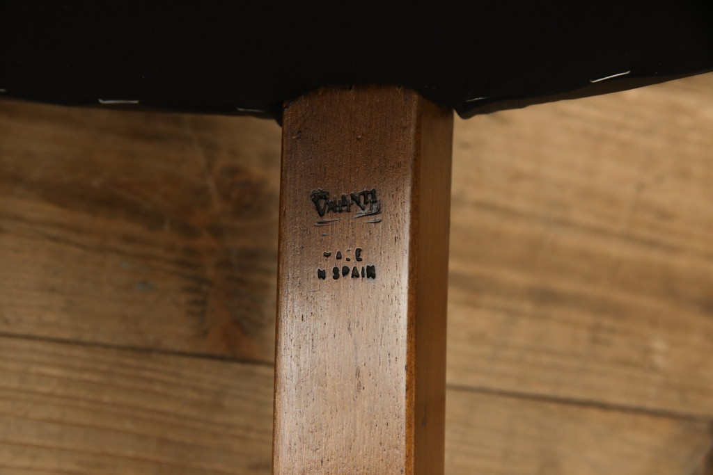 中古　美品　展示品　バロッサバレンティ(VARO,S.A. VALENTI)　本革　エレガントで気品漂うダイニングチェア2脚セット(椅子)(R-049942)