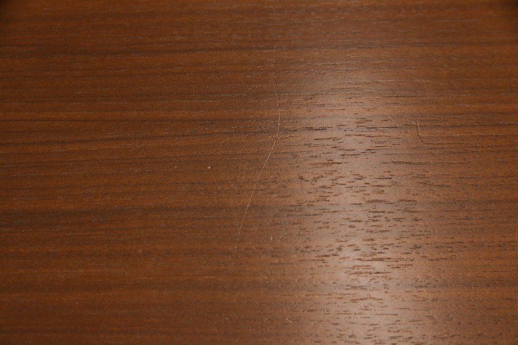中古　美品　arflex(アルフレックス)　ステーションチェントロ(STATION CENTRO)　シンプルで洗練された佇まいのダイニングテーブル(定価約45万円)(ラウンドテーブル、丸テーブル)(R-054420)