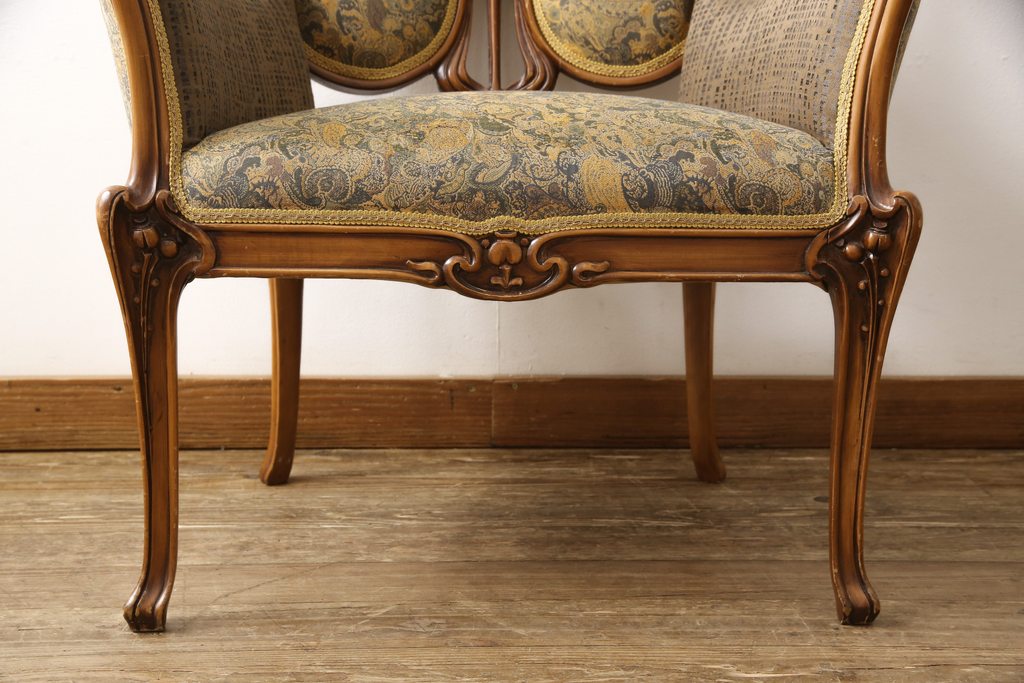 イタリアビンテージ　最高級ブランド　CLイタリア(CLItalia)　随所に光る優美な意匠が魅力的なアームチェア(1人掛け、椅子、サロンチェア、ヴィンテージ)(R-058405)