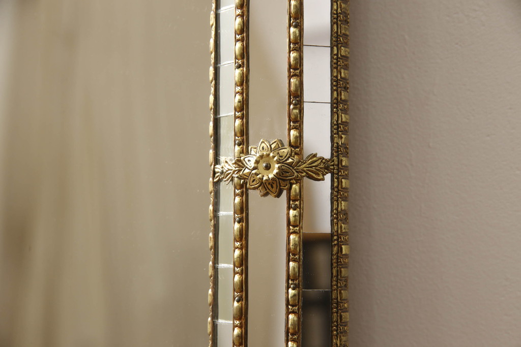 スペインビンテージ　装飾が素敵な凝ったデザインのアンティーク調ウォールミラー(姿見、壁掛け鏡、ヴィンテージ、店舗什器)(R-069549)