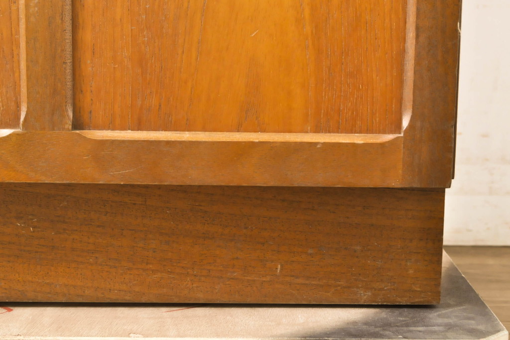 イギリスビンテージ　nathan(ネイサン)　スタイリッシュなデザインがお洒落なサイドキャビネット(収納棚、戸棚、レコードラック、ヴィンテージ)(R-063240)