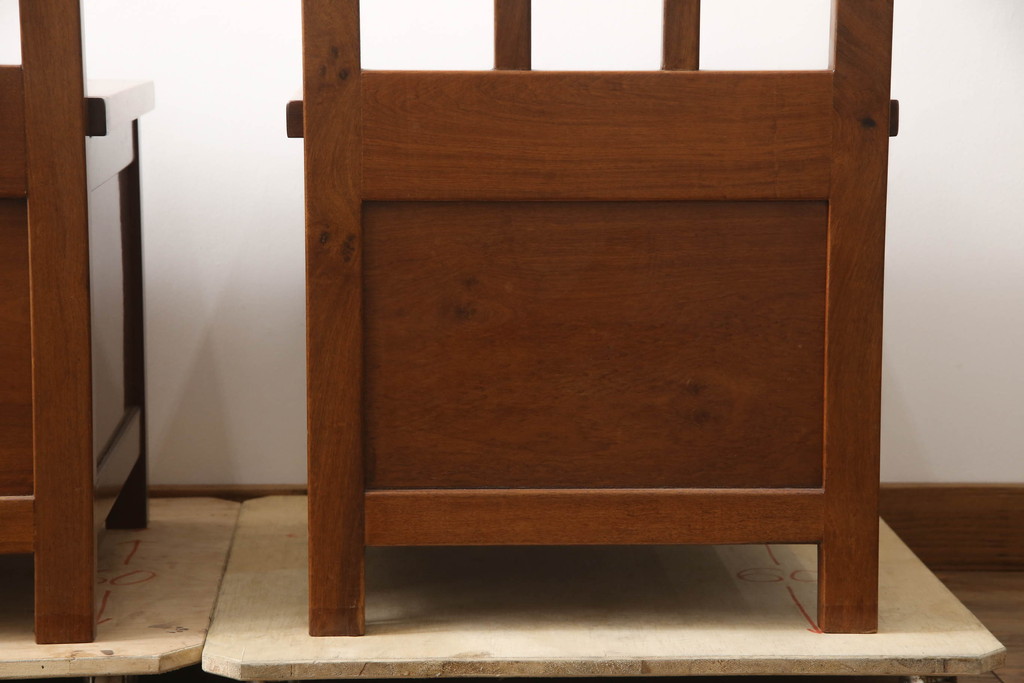 中古　民芸家具　花梨(カリン)材　収納付き囲炉裏チェア2脚セット(椅子、ダイニングチェア、板座チェア)(R-070314)