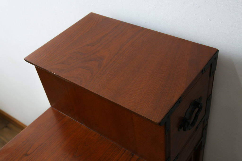 中古　美品　両面使い　魅せる収納としても大活躍の階段箪笥(階段タンス、収納たんす、和箪笥、引き出し)(R-079828)