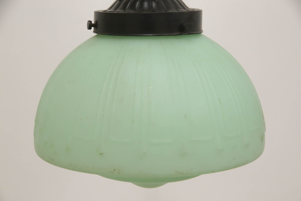和製アンティーク　昭和レトロ　色ガラスが珍しいペンダントライト(電笠、天井照明、吊り下げ照明)(R-069905)