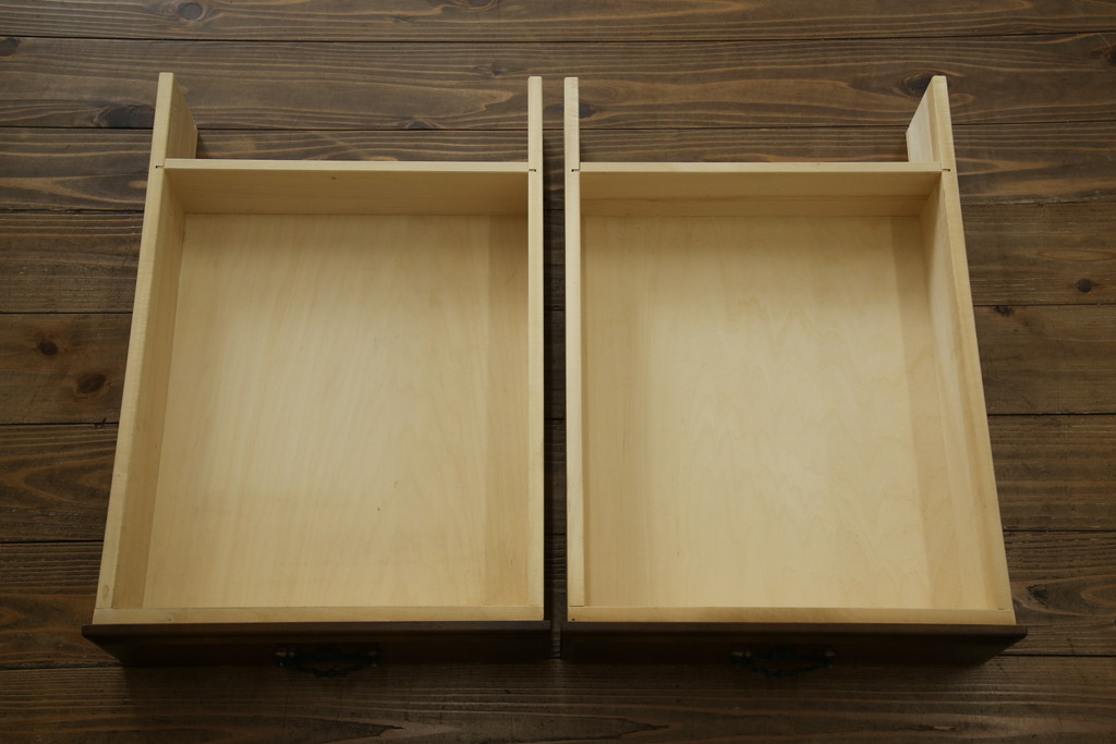 中古　美品　カリモク家具(karimoku)　COLONIAL(コロニアル)シリーズ　カントリースタイルのお部屋作りにおすすめのおしゃれな両袖机(在宅ワーク用、在宅用ワークデスク、書斎机)(定価約27万円)(R-081788)