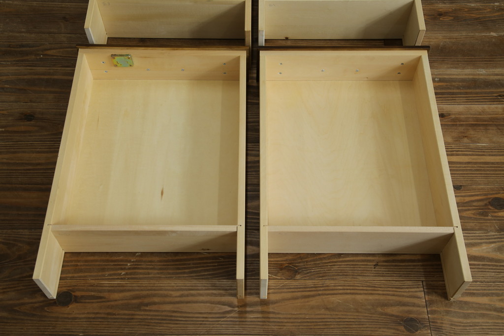 中古　美品　カリモク家具(karimoku)　COLONIAL(コロニアル)シリーズ　カントリースタイルのお部屋作りにおすすめのおしゃれな両袖机(在宅ワーク用、在宅用ワークデスク、書斎机)(定価約27万円)(R-081788)