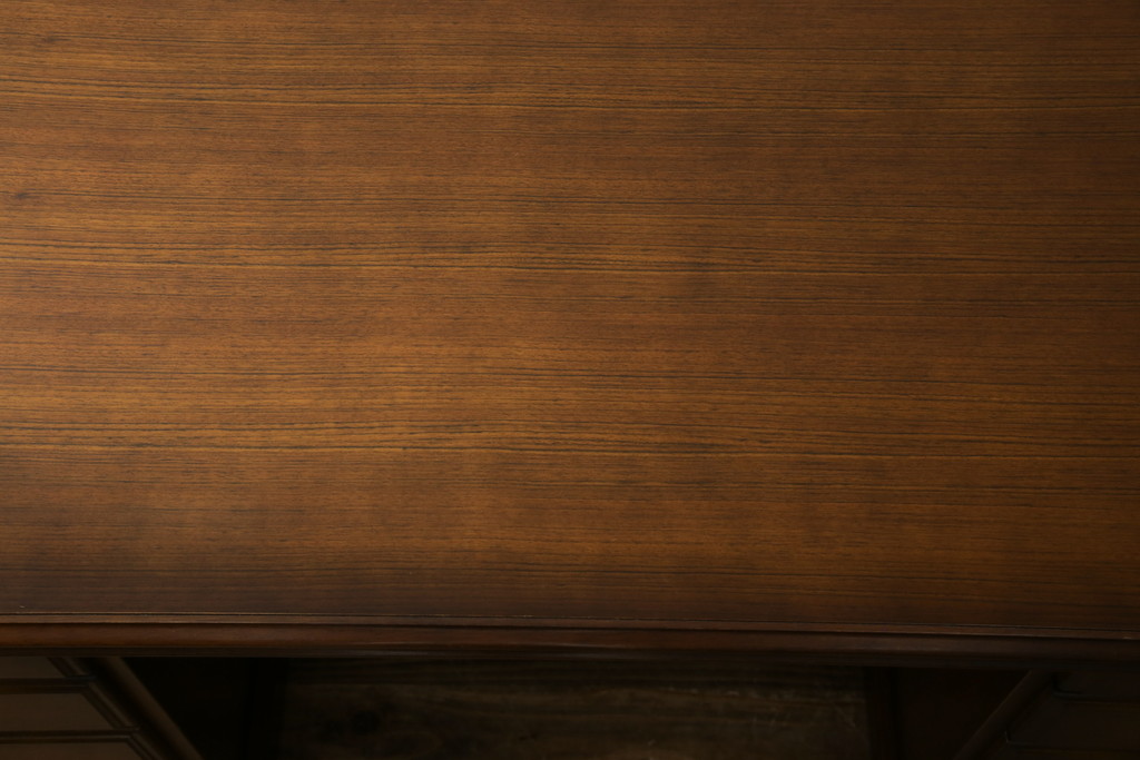 中古　美品　カリモク家具(karimoku)　COLONIAL(コロニアル)シリーズ　カントリースタイルのお部屋作りにおすすめのおしゃれな両袖机(在宅ワーク用、在宅用ワークデスク、書斎机)(定価約27万円)(R-081788)