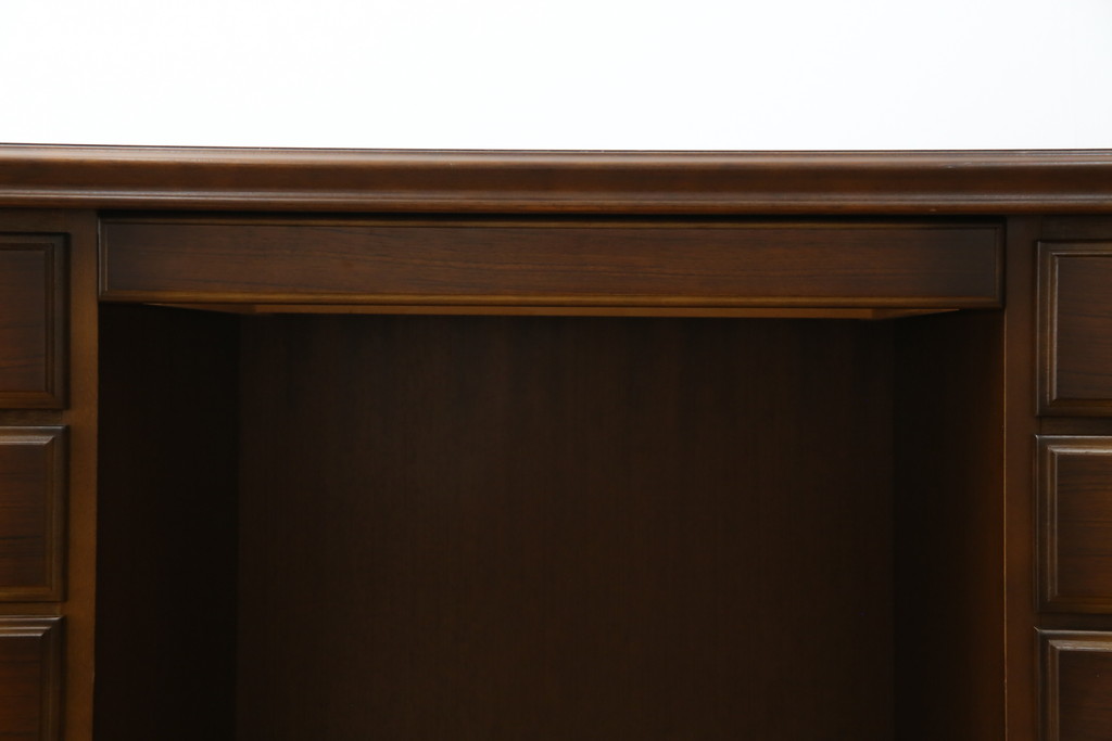 中古　美品　カリモク家具(karimoku)　COLONIAL(コロニアル)シリーズ　カントリースタイルのお部屋作りにおすすめのおしゃれな両袖机(在宅ワーク用、在宅用ワークデスク、書斎机)(定価約27万円)(R-081788)