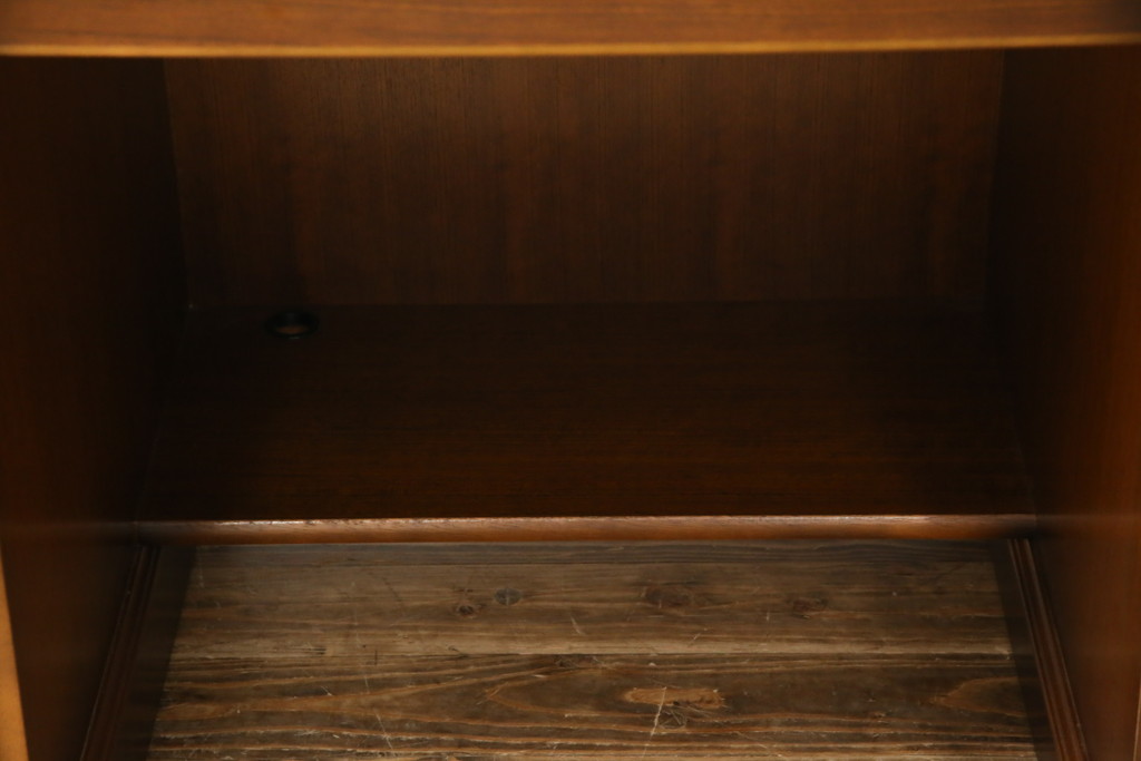 中古　美品　カリモク家具(karimoku)　COLONIAL(コロニアル)シリーズ　カントリースタイルのお部屋作りにおすすめのおしゃれな両袖机(在宅ワーク用、在宅用ワークデスク、書斎机)(定価約27万円)(R-081788)