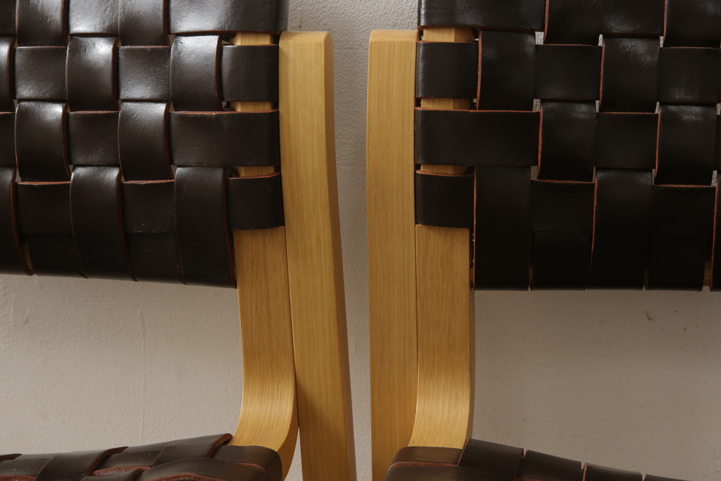 中古　美品　arflex(アルフレックス)　NT(エヌティー)　革を編み込んだデザインが個性的なチェア2脚セット(ダイニングチェア、椅子、イス)(定価1脚137500円)(R-058236)