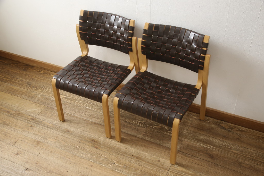 中古　美品　arflex(アルフレックス)　NT(エヌティー)　革を編み込んだデザインが個性的なチェア2脚セット(ダイニングチェア、椅子、イス)(定価1脚137500円)(R-058237)