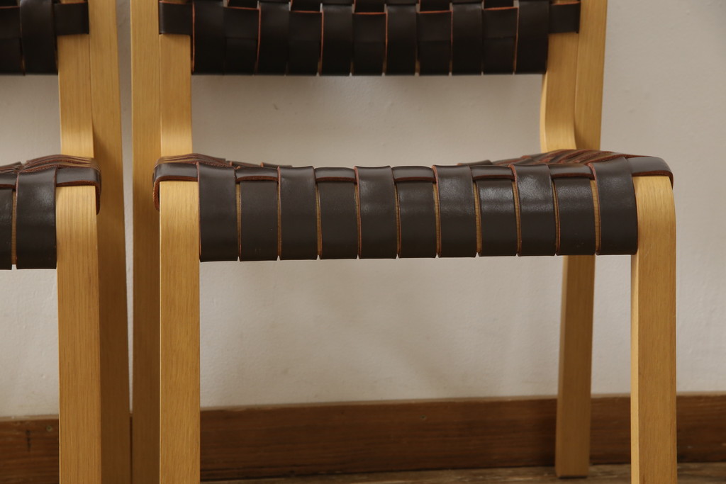 中古　美品　arflex(アルフレックス)　NT(エヌティー)　革を編み込んだデザインが個性的なチェア2脚セット(ダイニングチェア、椅子、イス)(定価1脚137500円)(R-058237)