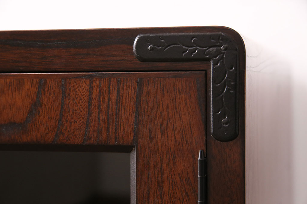 中古　伝統民芸家具　岩谷堂箪笥　存在感のある黒い金具が目を引くサイドボード(収納棚、戸棚、キャビネット)(R-048450)