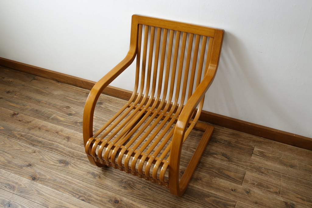 中古　美品　城所右文次デザイン　三越伊勢丹プロパティ・デザイン　Bamboo Chair　滑らかな曲線のデザインが目を惹くバンブーチェアと特注のオットマンのセット(アームチェア、安楽椅子、ディスプレイ、フットスツール)(チェア定価約54万円)(オットマン定価約30万円)(R-081257)