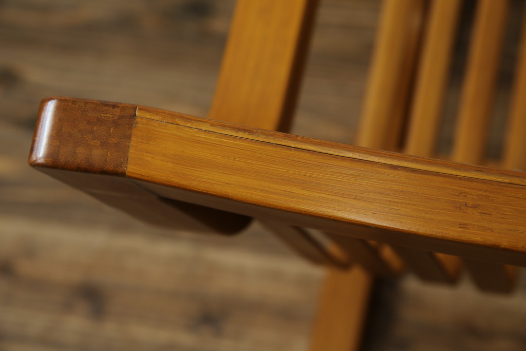 中古　美品　城所右文次デザイン　三越伊勢丹プロパティ・デザイン　Bamboo Chair　滑らかな曲線のデザインが目を惹くバンブーチェアと特注のオットマンのセット(アームチェア、安楽椅子、ディスプレイ、フットスツール)(チェア定価約54万円)(オットマン定価約30万円)(R-081257)