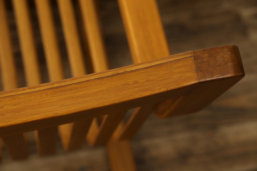 中古　美品　城所右文次デザイン　三越伊勢丹プロパティ・デザイン　Bamboo Chair　滑らかな曲線のデザインが目を惹くバンブーチェアと特注のオットマンのセット(アームチェア、安楽椅子、ディスプレイ、フットスツール)(チェア定価約54万円)(オットマン定価約30万円)(R-081257)