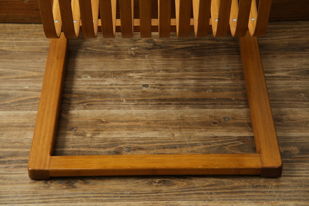 中古　美品　城所右文次デザイン　三越伊勢丹プロパティ・デザイン　Bamboo Chair　滑らかな曲線のデザインが目を惹くバンブーチェアと特注のオットマンのセット(アームチェア、安楽椅子、ディスプレイ、フットスツール)(チェア定価約54万円)(オットマン定価約30万円)(R-081257)