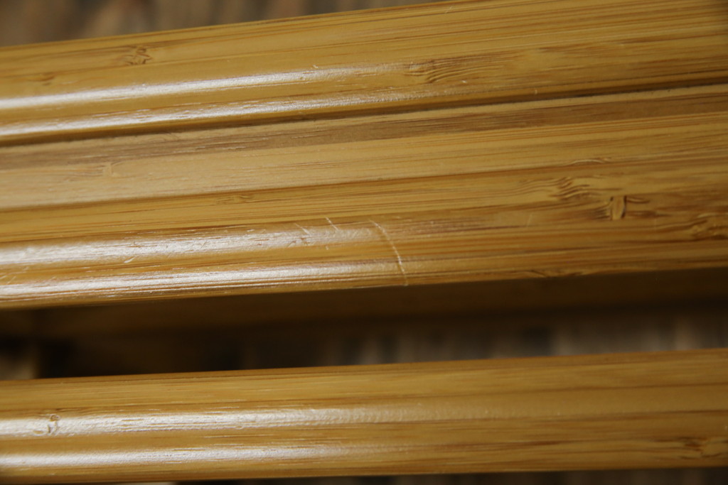 中古　美品　城所右文次デザイン　三越伊勢丹プロパティ・デザイン　Bamboo Chair　滑らかな曲線のデザインが目を惹くバンブーチェアと特注のオットマンのセット(アームチェア、安楽椅子、ディスプレイ、フットスツール)(チェア定価約54万円)(オットマン定価約30万円)(R-081257)