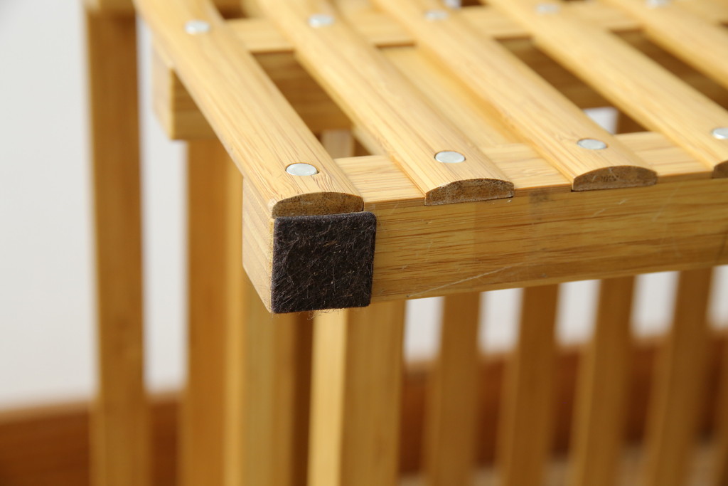中古　美品　城所右文次デザイン　三越伊勢丹プロパティ・デザイン　Bamboo Chair　滑らかな曲線のデザインが目を惹くバンブーチェアと特注のオットマンのセット(アームチェア、安楽椅子、ディスプレイ、フットスツール)(チェア定価約54万円)(オットマン定価約30万円)(R-081257)