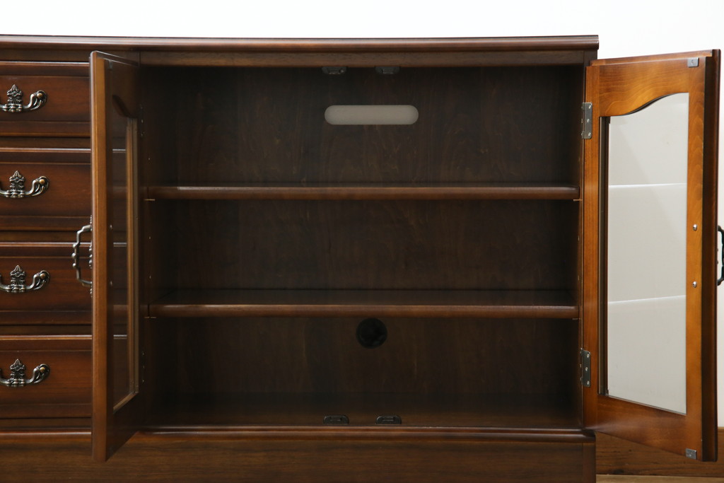 中古　美品　カリモク家具(karimoku)　COLONIAL(コロニアル)シリーズ　QC3607NK　カントリースタイルのお部屋作りにおすすめのおしゃれなオーディオボード(サイドボード、ローボード、収納棚、戸棚)(R-080390)