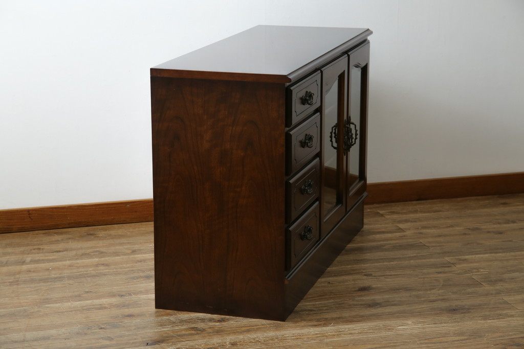 中古　美品　カリモク家具(karimoku)　COLONIAL(コロニアル)シリーズ　QC3607NK　カントリースタイルのお部屋作りにおすすめのおしゃれなオーディオボード(サイドボード、ローボード、収納棚、戸棚)(R-080390)