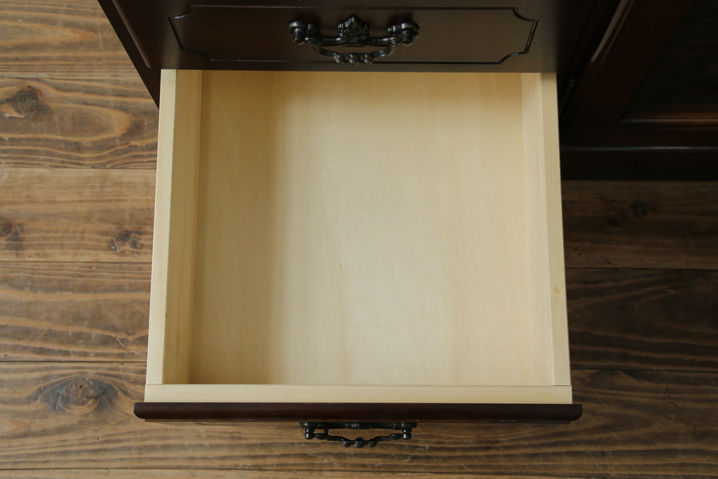 中古　美品　カリモク家具(karimoku)　COLONIAL(コロニアル)シリーズ　QC3607NK　カントリースタイルのお部屋作りにおすすめのおしゃれなオーディオボード(サイドボード、ローボード、収納棚、戸棚)(R-080390)