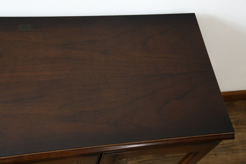 中古　美品　カリモク家具(karimoku)　COLONIAL(コロニアル)シリーズ　QC3607NK　カントリースタイルのお部屋作りにおすすめのおしゃれなオーディオボード(サイドボード、ローボード、収納棚、戸棚)(R-080390)