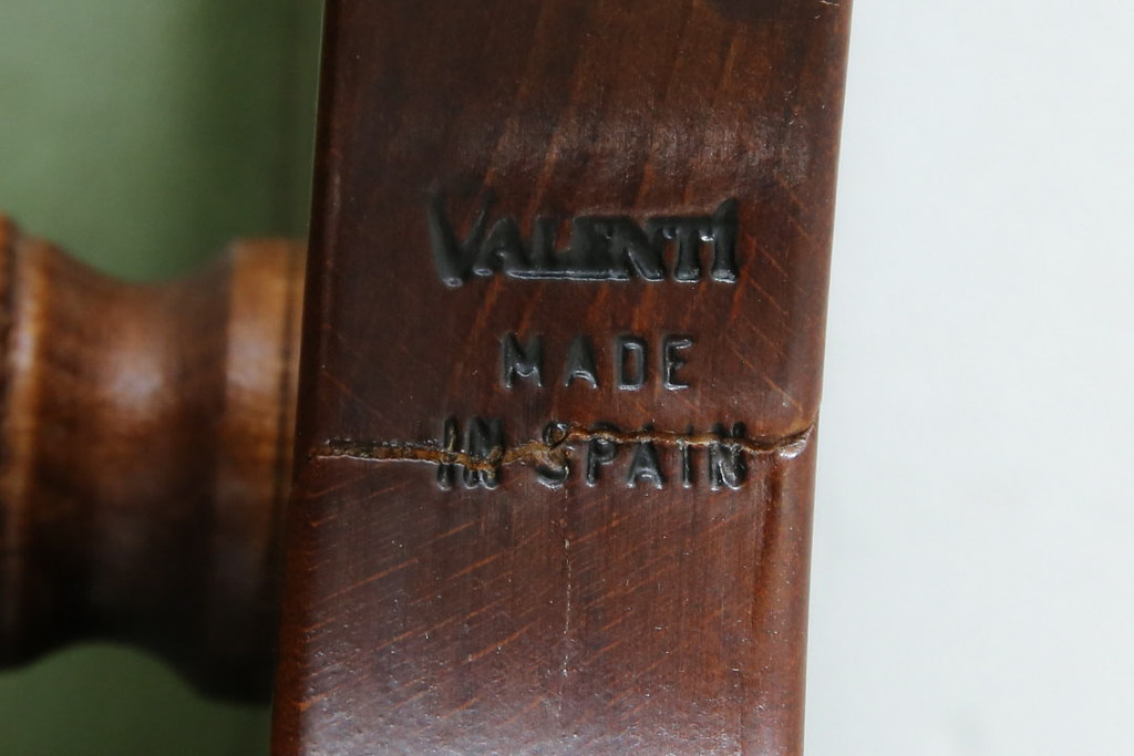 中古　超美品!!　スペイン製　バロッサバレンティ(VARO,S.A. VALENTI)　本革(レザー)　クラシカルな空間演出に活躍するオットマン(スリッパチェア、スツール、椅子、イス)(定価約16万2千円)(R-078117)